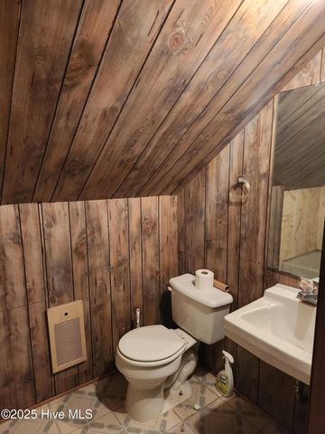 102 Pine Street, Washington, NC 27889