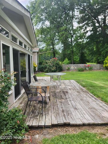 102 Pine Street, Washington, NC 27889