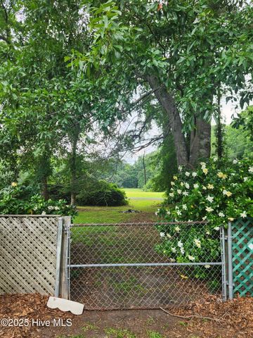 102 Pine Street, Washington, NC 27889