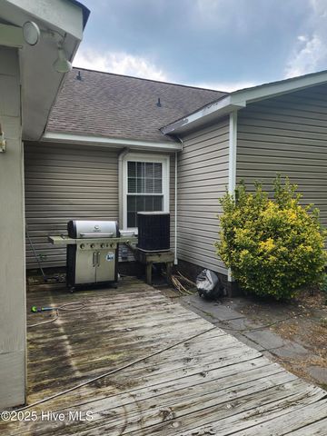 102 Pine Street, Washington, NC 27889