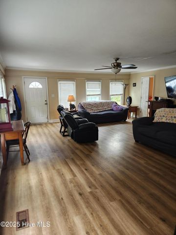 102 Pine Street, Washington, NC 27889