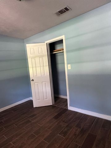 161 Woodman Drive, Cleveland, TX 77328