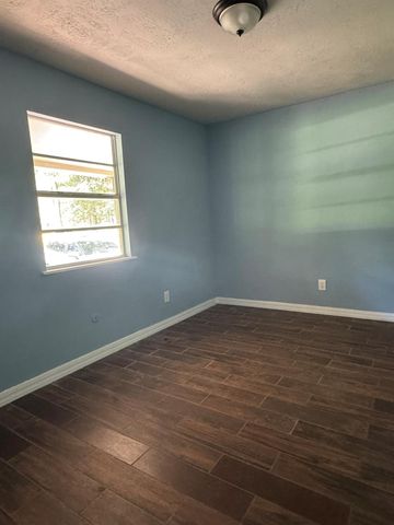 161 Woodman Drive, Cleveland, TX 77328