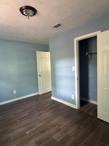 161 Woodman Drive, Cleveland, TX 77328