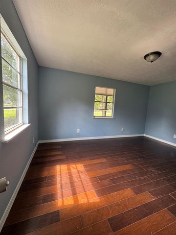 161 Woodman Drive, Cleveland, TX 77328
