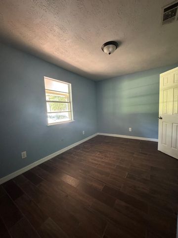 161 Woodman Drive, Cleveland, TX 77328