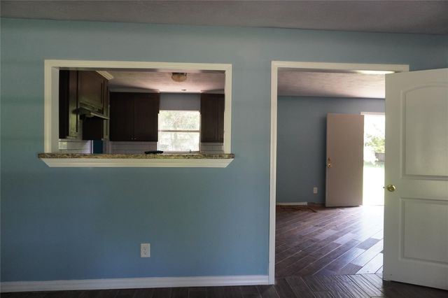161 Woodman Drive, Cleveland, TX 77328