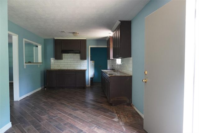161 Woodman Drive, Cleveland, TX 77328
