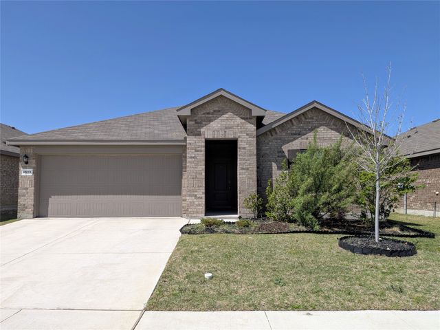 9513 Doverglen Drive, Fort Worth, TX 76131