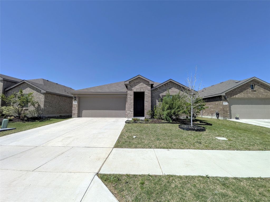 9513 Doverglen Drive, Fort Worth, TX 76131
