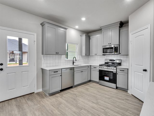 302 Gaines Street, Brazoria, TX 77422