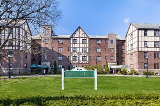 110 Stonelea Place 2B, New Rochelle, NY 10801