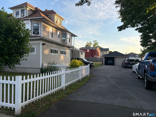 15 Edlie Avenue, Norwalk, CT 06855