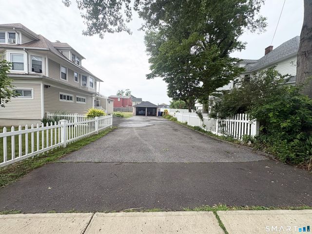 15 Edlie Avenue, Norwalk, CT 06855