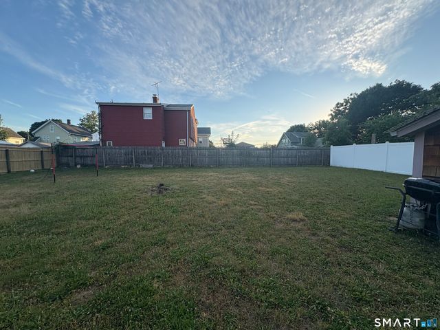 15 Edlie Avenue, Norwalk, CT 06855