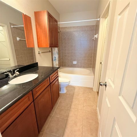 9200 Westheimer Road 304, Houston, TX 77063