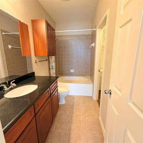 9200 Westheimer Road 304, Houston, TX 77063