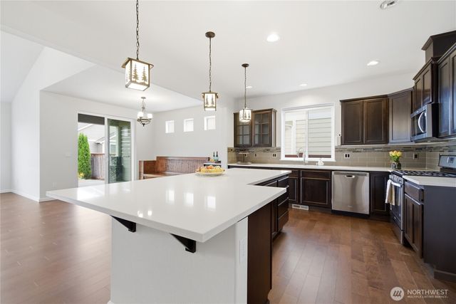 9639 6th Way SE, Lacey, WA 98513