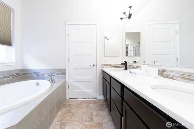 9639 6th Way SE, Lacey, WA 98513