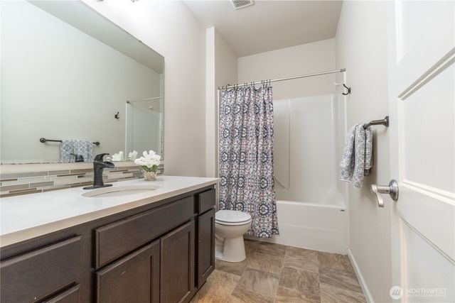 9639 6th Way SE, Lacey, WA 98513