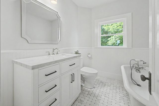638 Post Road, Greenland, NH 03840