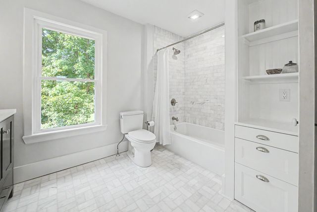 638 Post Road, Greenland, NH 03840
