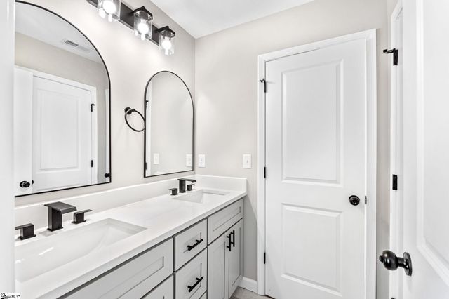 61 Henderson Road, Gray Court, SC 29645