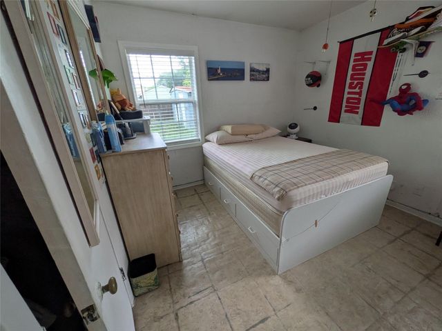 6638 Thornwall Street, Houston, TX 77092