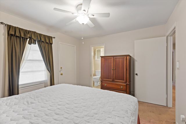 2105 Pine Tree Rd, Longview, TX 75604