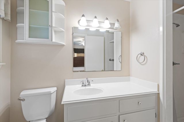 2105 Pine Tree Rd, Longview, TX 75604