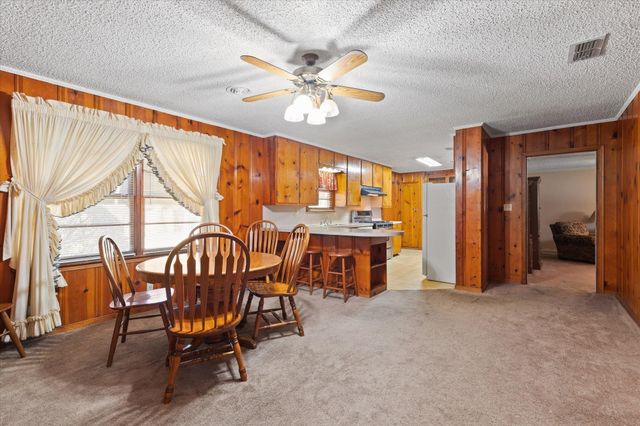 2105 Pine Tree Rd, Longview, TX 75604