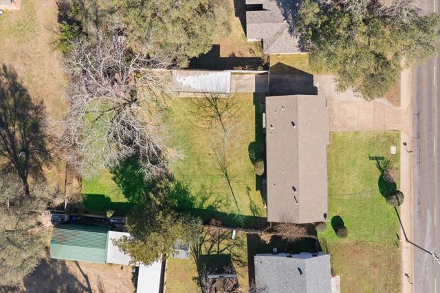 2105 Pine Tree Rd, Longview, TX 75604