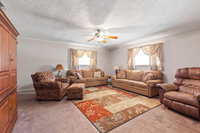 2105 Pine Tree Rd, Longview, TX 75604