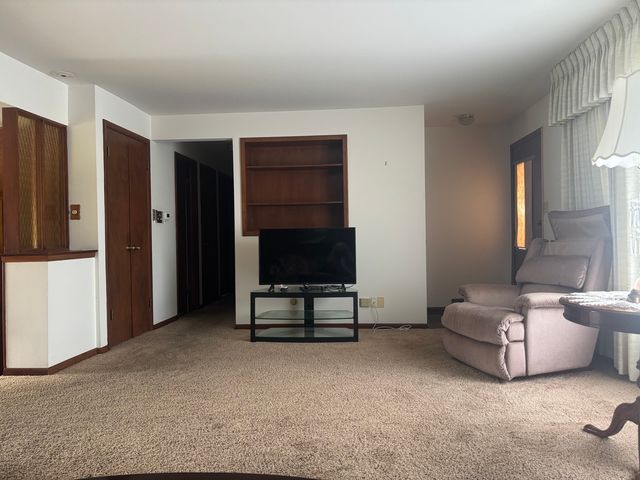 535 E 166th Place, South Holland, IL 60473