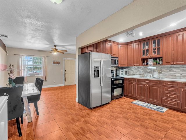 19100 NW 51st Ave, Miami Gardens, FL 33055