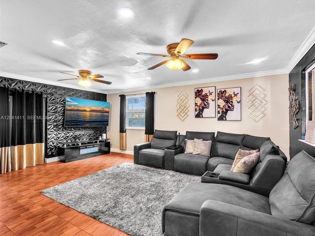 19100 NW 51st Ave, Miami Gardens, FL 33055