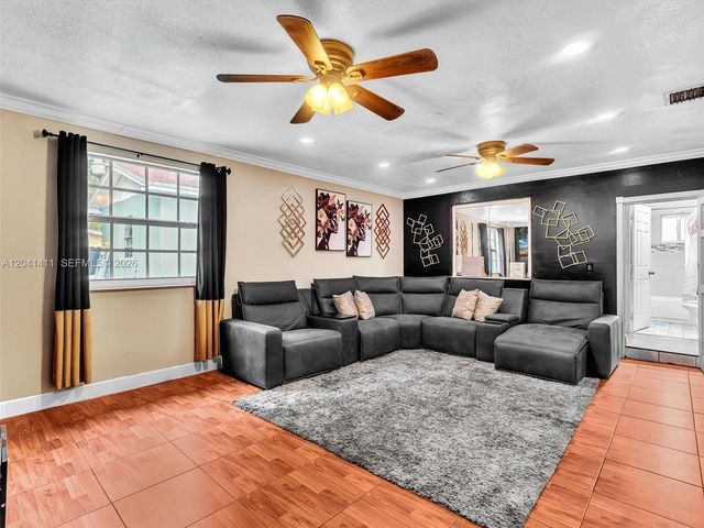 19100 NW 51st Ave, Miami Gardens, FL 33055