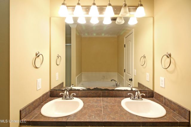 810 Windlass Cove, Brandon, MS 39047