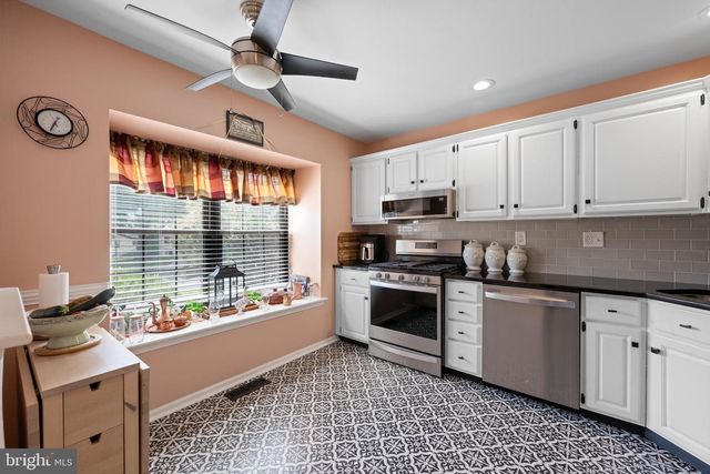 555 CANTERBURY RD, West Norriton, PA 19403