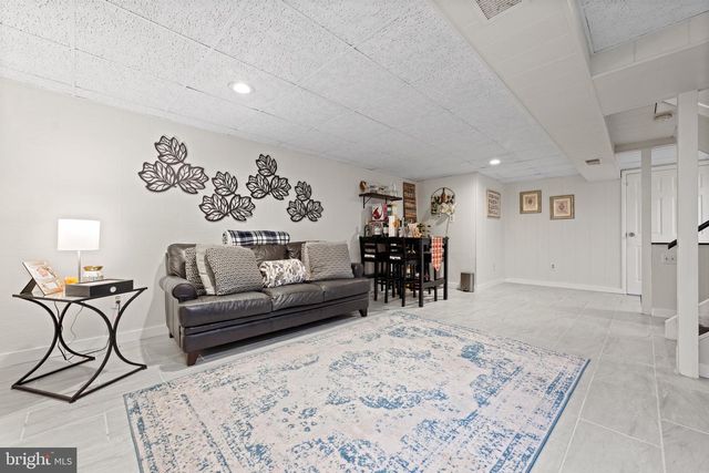 555 CANTERBURY RD, West Norriton, PA 19403