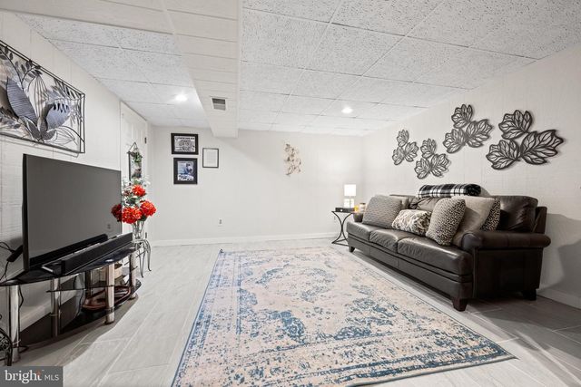 555 CANTERBURY RD, West Norriton, PA 19403