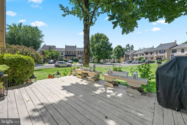 555 CANTERBURY RD, West Norriton, PA 19403