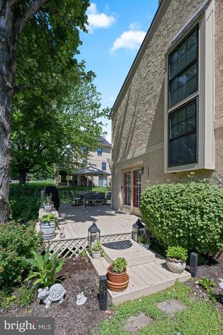 555 CANTERBURY RD, West Norriton, PA 19403