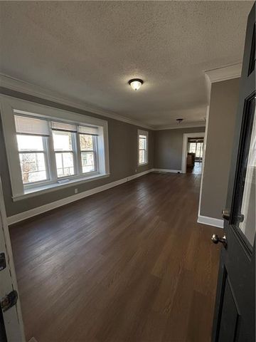 1420 W Walnut Avenue, Independence, MO 64050