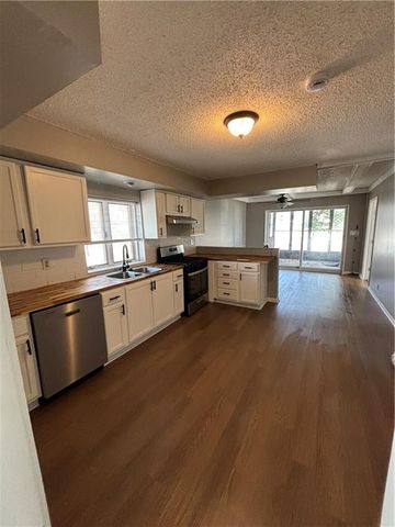 1420 W Walnut Avenue, Independence, MO 64050