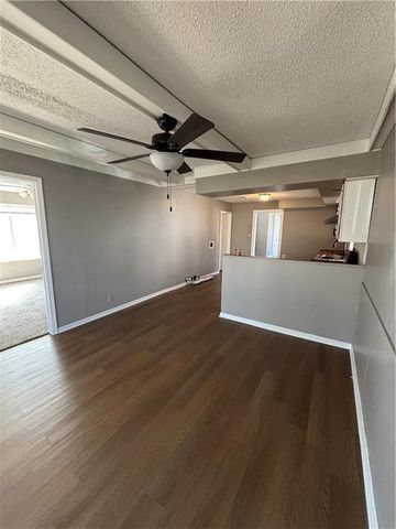 1420 W Walnut Avenue, Independence, MO 64050