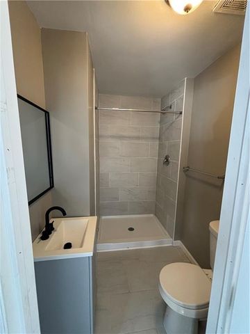 1420 W Walnut Avenue, Independence, MO 64050