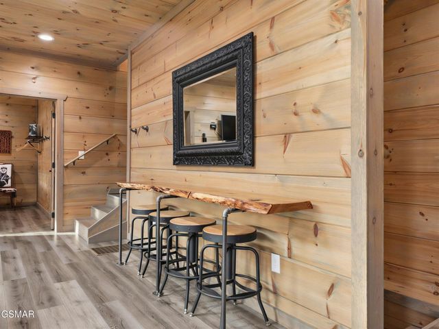 617 Big Bear Ridge Road, Gatlinburg, TN 37738