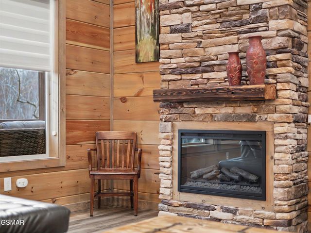 617 Big Bear Ridge Road, Gatlinburg, TN 37738