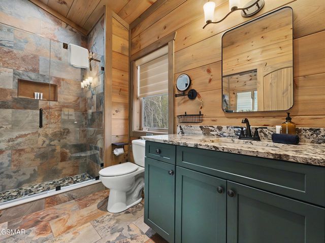 617 Big Bear Ridge Road, Gatlinburg, TN 37738